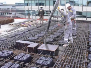 Cracking structures in Da Nang